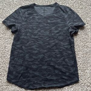NWOT Lululemon Athletic Tee